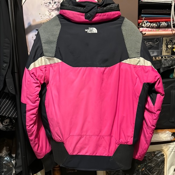 The North Face Speed Tech Pink and Black Jacket - Picture 3 of 12